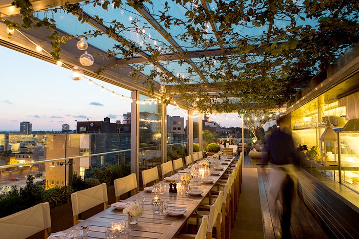                             Das Speisenangebot des Boundary Rooftop ist saisonal wechselnd; die Aussicht auf London und das weinberankte Gitterwerk sind fester Bestandteil