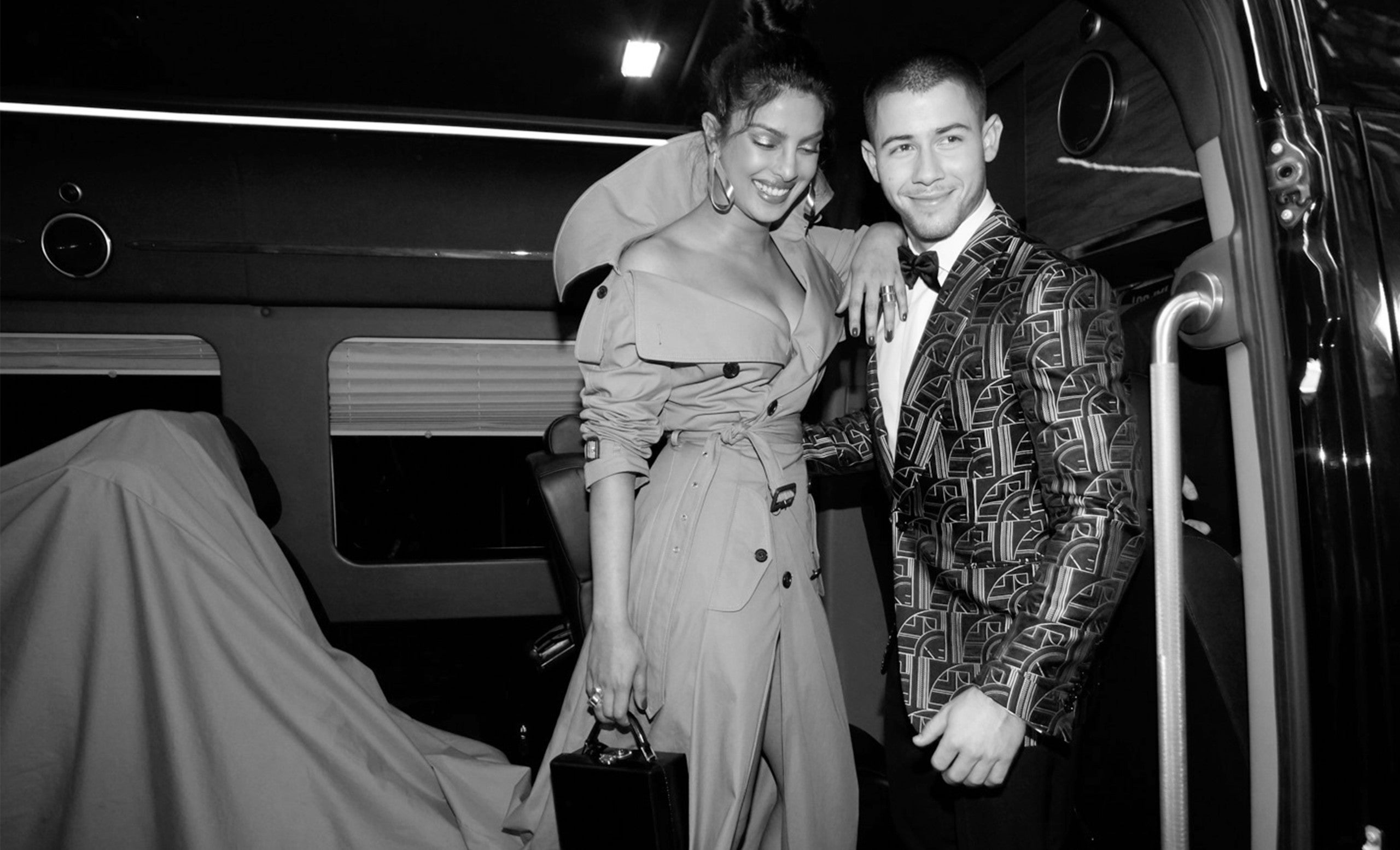 Priyanka und Nick absolvierten ihren ersten gemeinsamen öffentlichen Auftritt als Gäste von Ralph Lauren bei der Met Gala im Mai 2017 – nur eine Woche nach ihrem ersten Date (dem einige Monate des Online-Datings vorausgegangen waren)